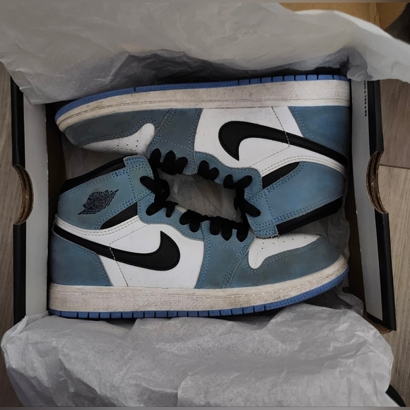Jordan 1 Retro High OG University Blue (PS) Size 2.5 - Picture 2 of 6